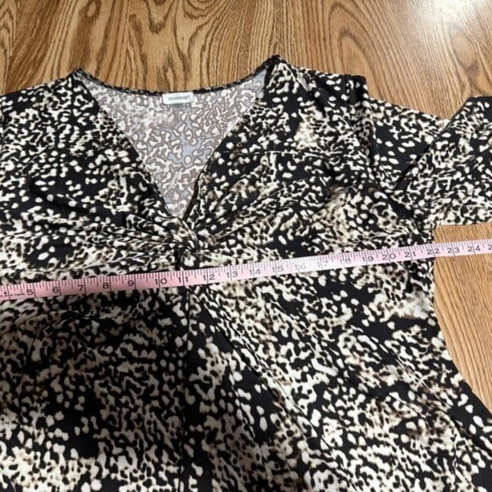 Avenue Women Plus 18/20 Animal Print Brown Cream Twist V Neck 3/4 Sleeve Tunic - Picture 9 of 11